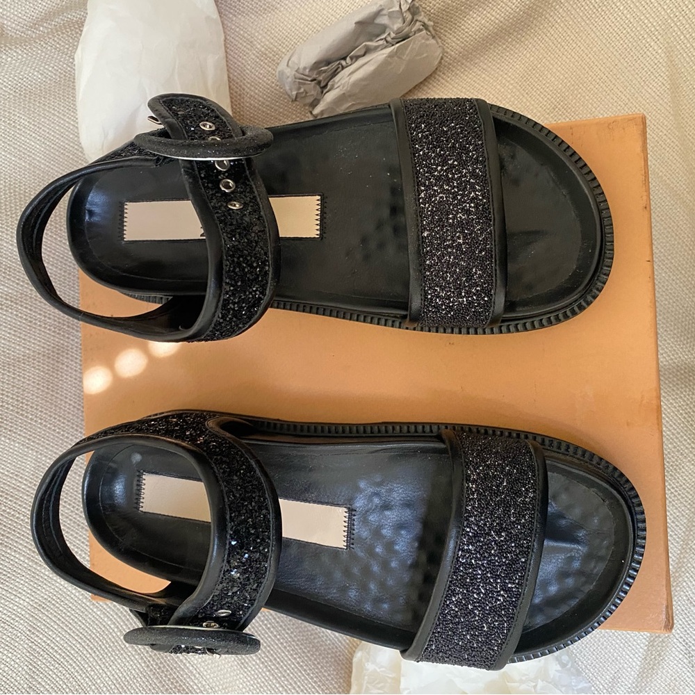 No.21 Black Leather sandal. New in box, excellent condition, never worn.